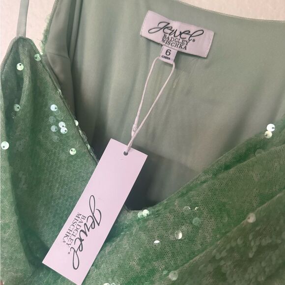Green sequin mini dress - Picture 7 of 8
